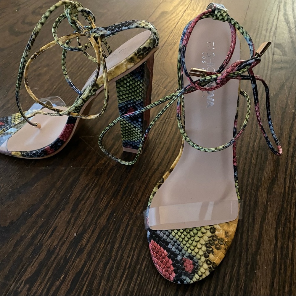 Fashion nova heel